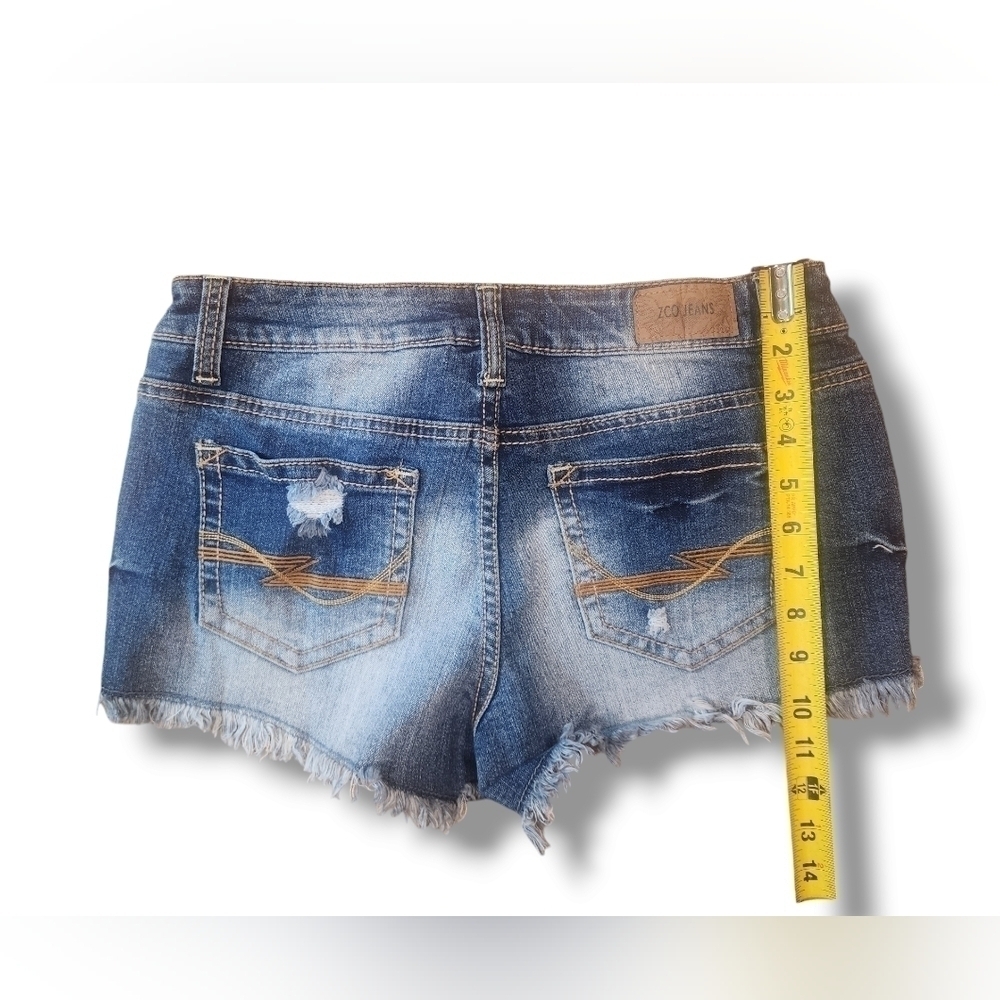 ZCO Jean Shorts Cutoff Distressed Flower Stitched Y2K Festival Size 11 N… - Picture 4 of 11
